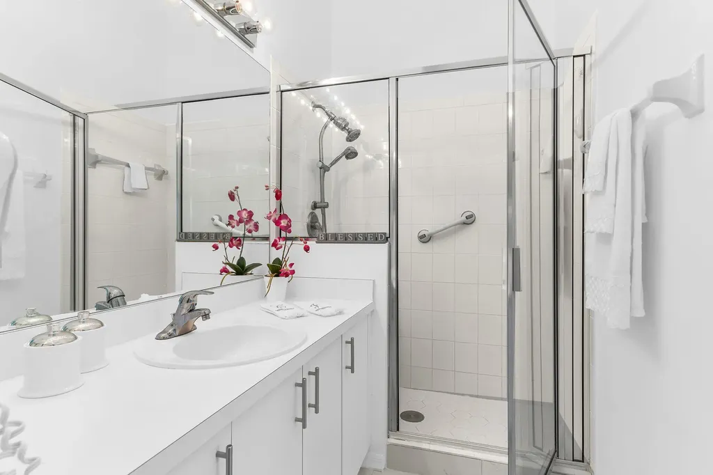 154 Newport Drive Naples FL 34114