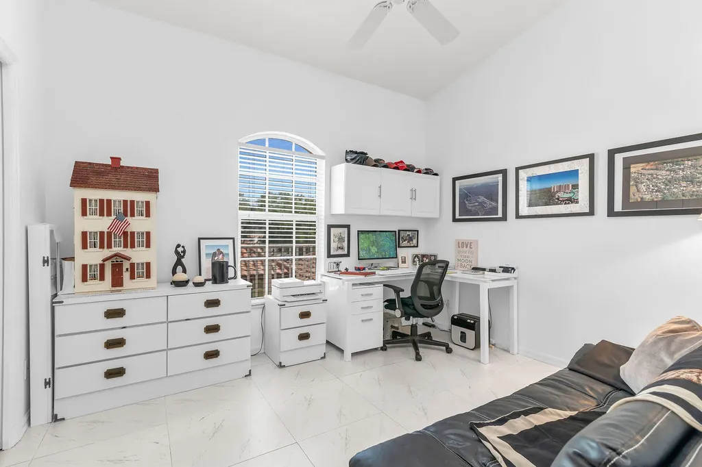 154 Newport Drive Naples FL 34114