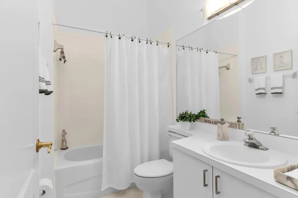 154 Newport Drive Naples FL 34114