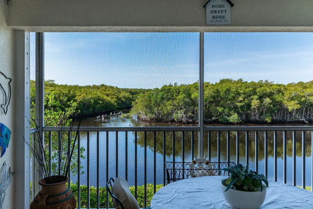 154 Newport Drive Naples FL 34114