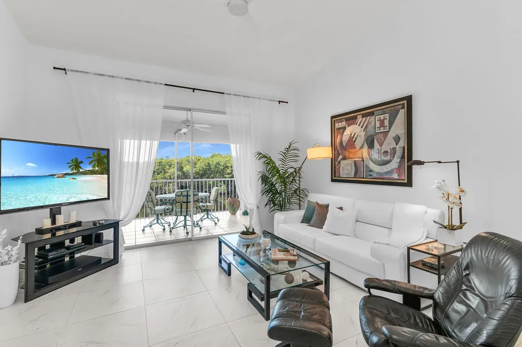 154 Newport Drive Naples FL 34114