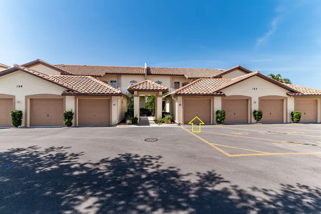 154 Newport Drive Naples FL 34114