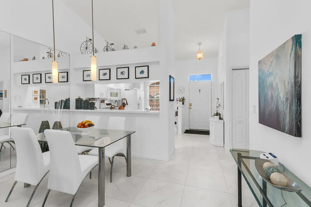 154 Newport Drive Naples FL 34114