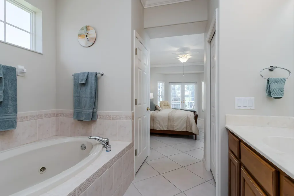 6659 Castlelawn Place Naples FL 34113