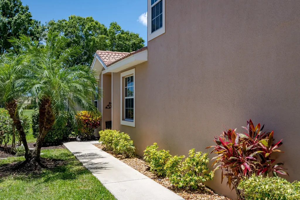 6659 Castlelawn Place Naples FL 34113