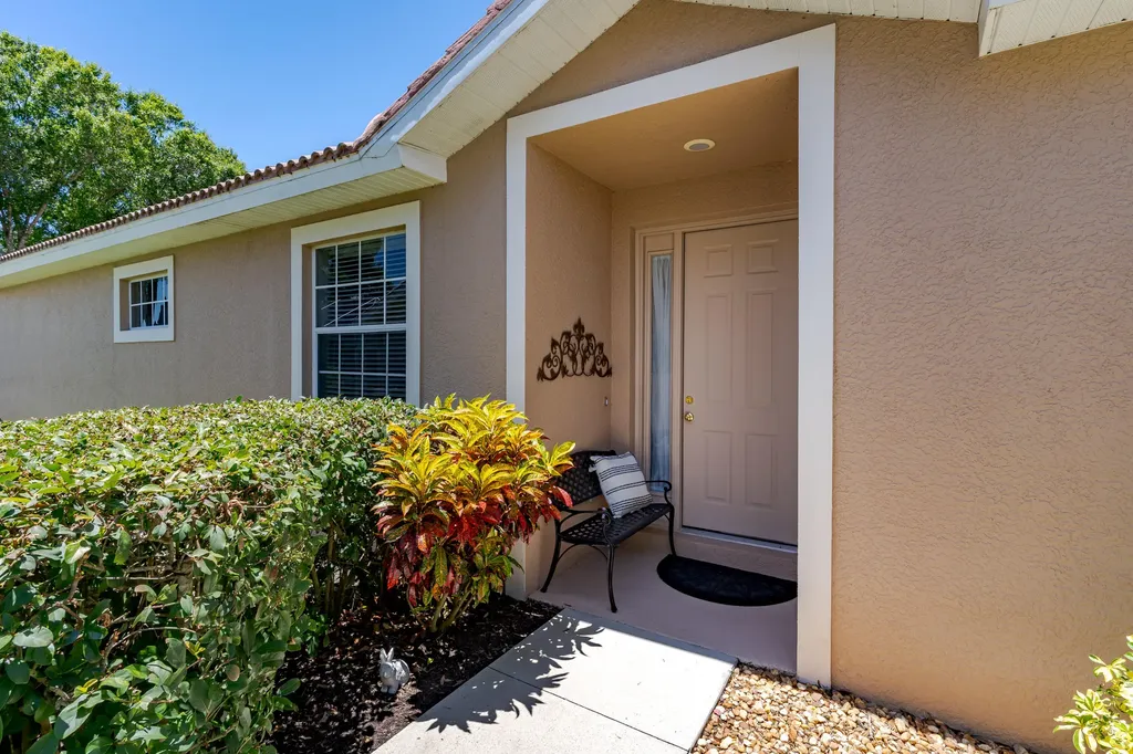 6659 Castlelawn Place Naples FL 34113