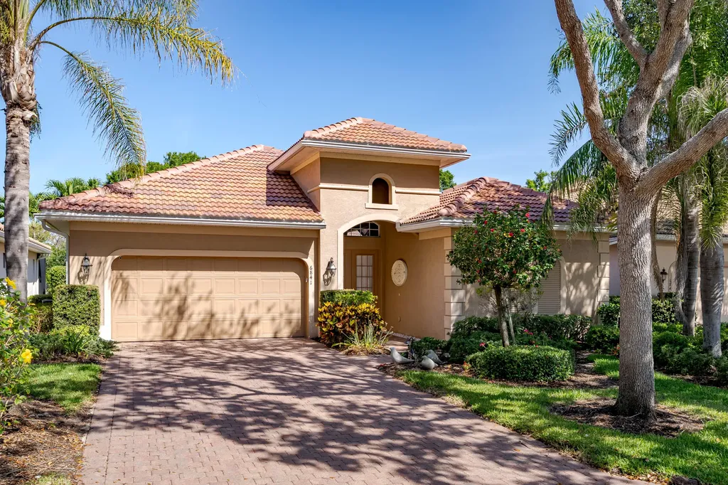 6841 Bent Grass Drive Naples FL 34113