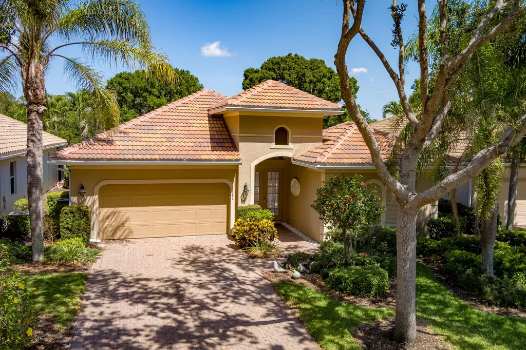 6841 Bent Grass Drive Naples FL 34113