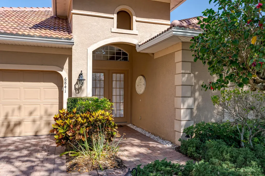 6841 Bent Grass Drive Naples FL 34113