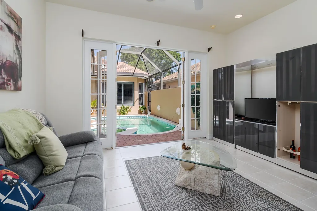 6841 Bent Grass Drive Naples FL 34113