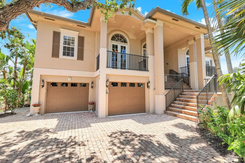 940 Sea Oats Court Marco Island FL 34145