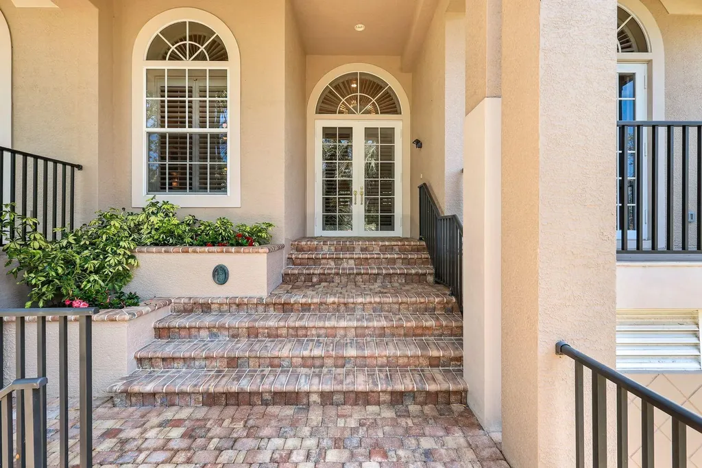 940 Sea Oats Court Marco Island FL 34145