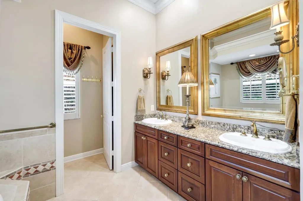 940 Sea Oats Court Marco Island FL 34145