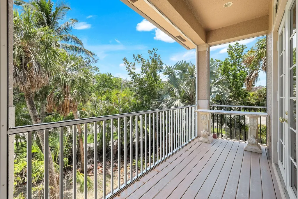 940 Sea Oats Court Marco Island FL 34145