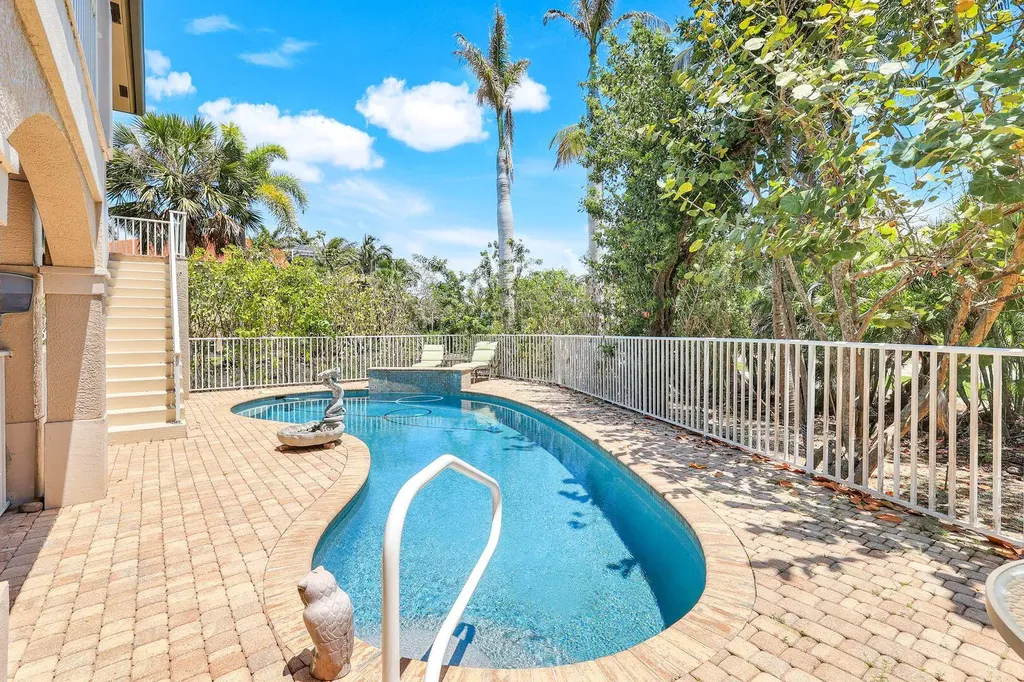 940 Sea Oats Court Marco Island FL 34145