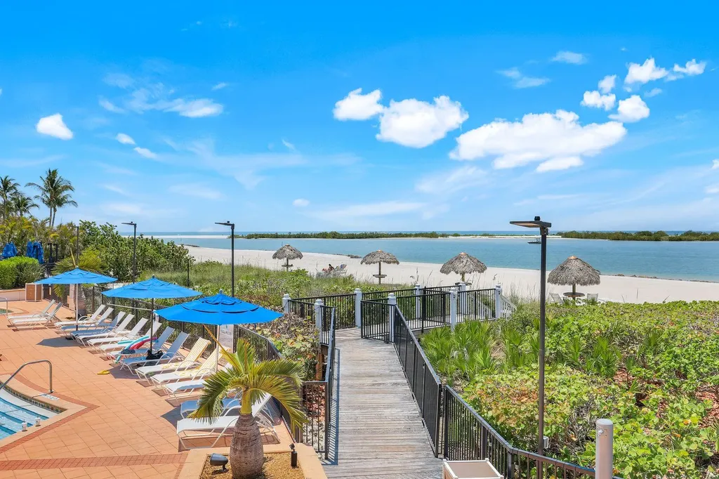 940 Sea Oats Court Marco Island FL 34145