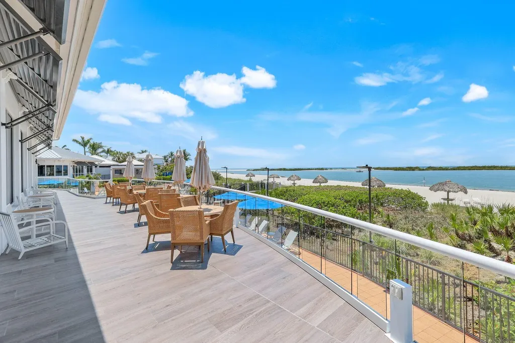 940 Sea Oats Court Marco Island FL 34145