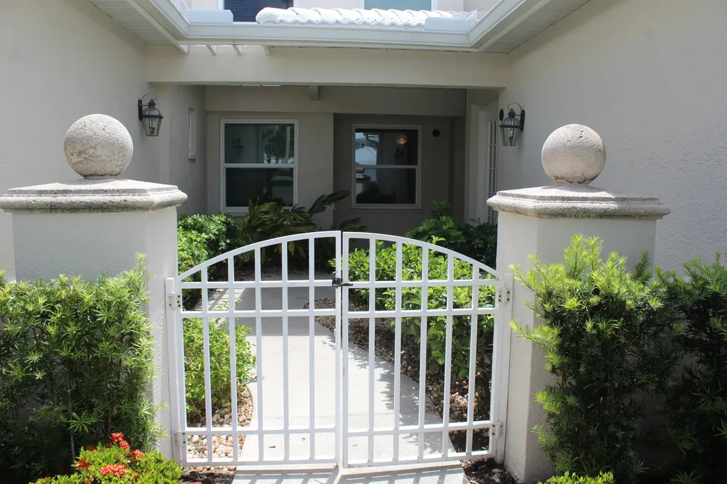 4690 Hawks Nest Way Naples FL 34114