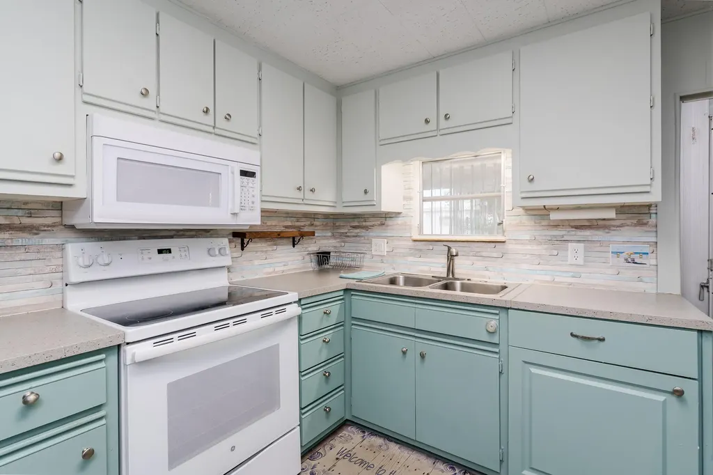 469 Riviera Boulevard W Naples FL 34112