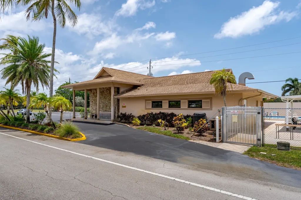 469 Riviera Boulevard W Naples FL 34112