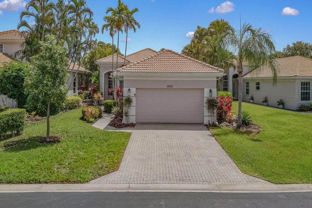 8540 Pepper Tree Way Naples FL 34114