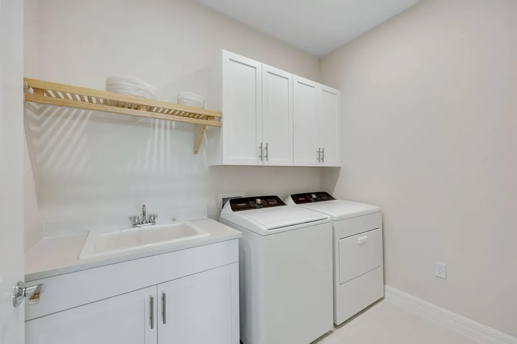 273 Indies Drive E Naples FL 34114