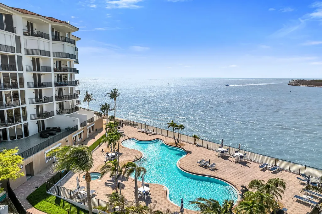 700 La Peninsula Boulevard Naples FL 34113