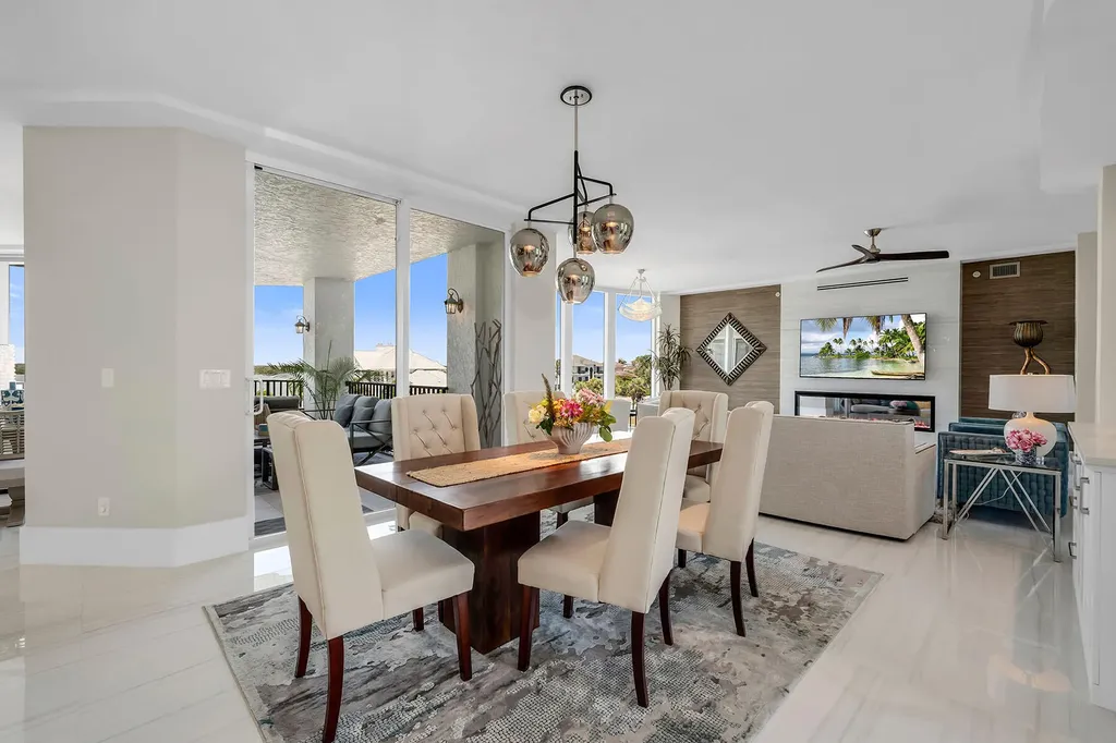 700 La Peninsula Boulevard Naples FL 34113