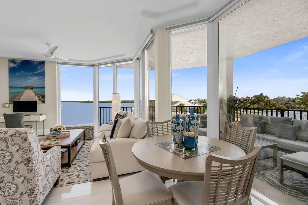 700 La Peninsula Boulevard Naples FL 34113