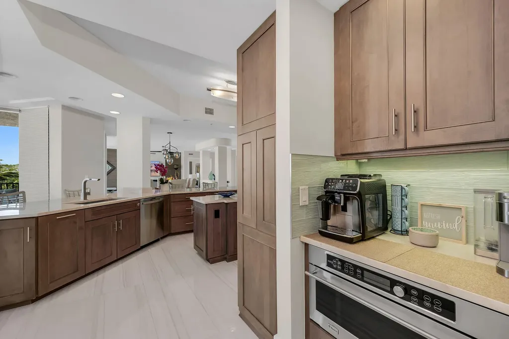 700 La Peninsula Boulevard Naples FL 34113