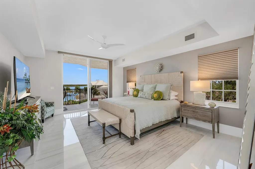 700 La Peninsula Boulevard Naples FL 34113