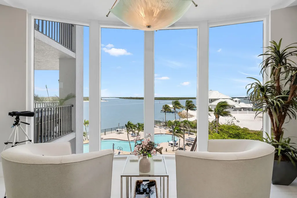 700 La Peninsula Boulevard Naples FL 34113