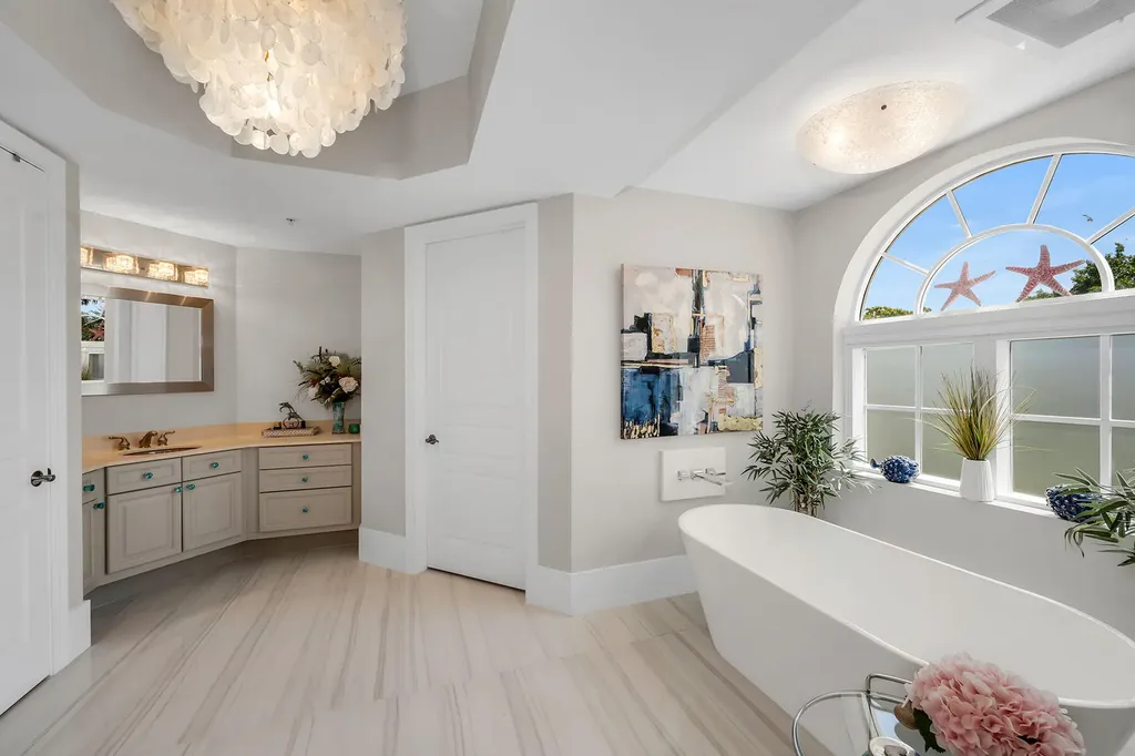 700 La Peninsula Boulevard Naples FL 34113