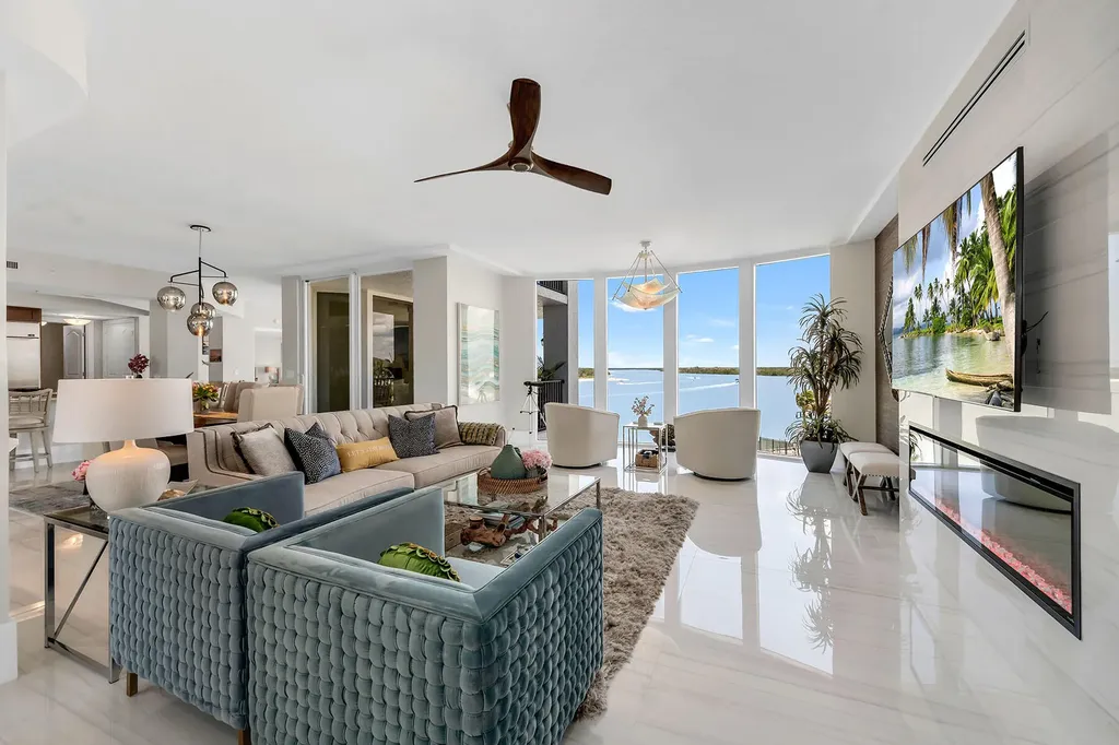 700 La Peninsula Boulevard Naples FL 34113