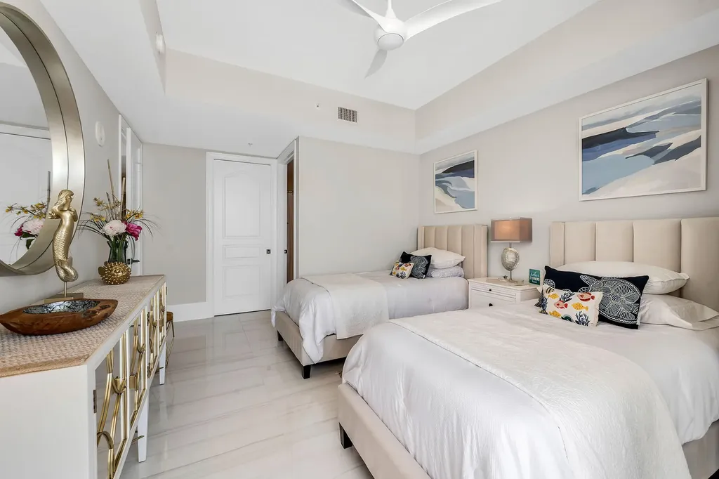 700 La Peninsula Boulevard Naples FL 34113