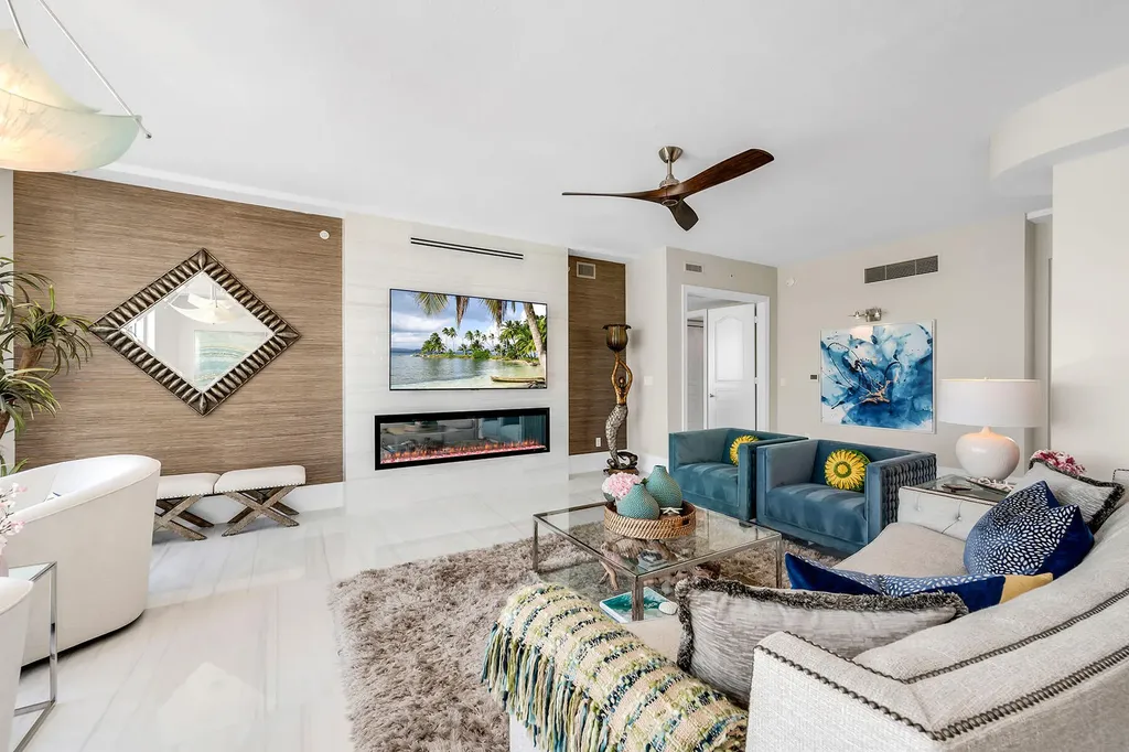 700 La Peninsula Boulevard Naples FL 34113