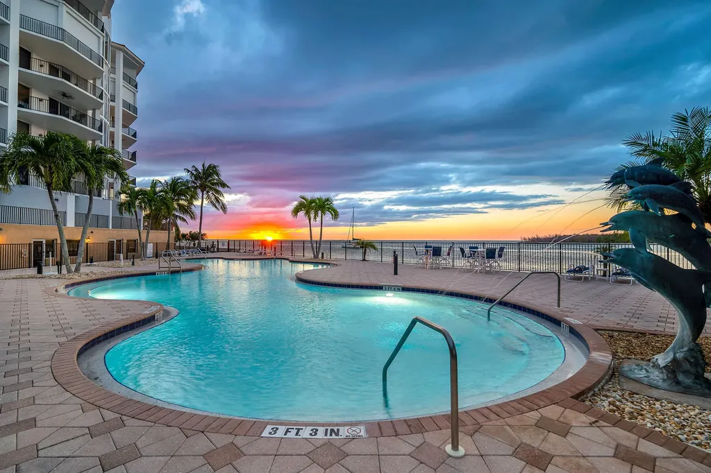 700 La Peninsula Boulevard Naples FL 34113