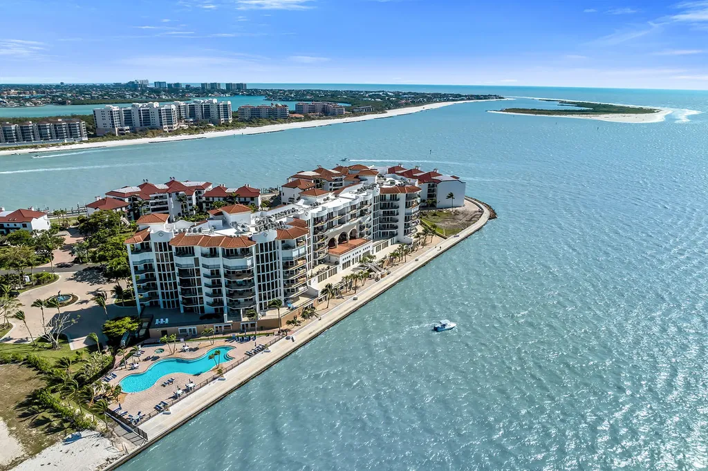 700 La Peninsula Boulevard Naples FL 34113