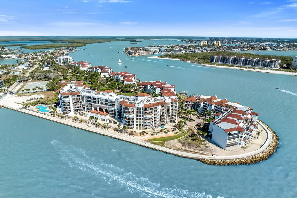 700 La Peninsula Boulevard Naples FL 34113