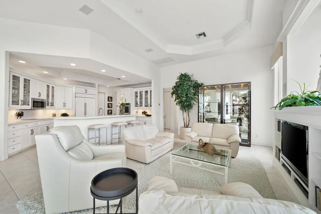 529 Tigertail Court Marco Island FL 34145