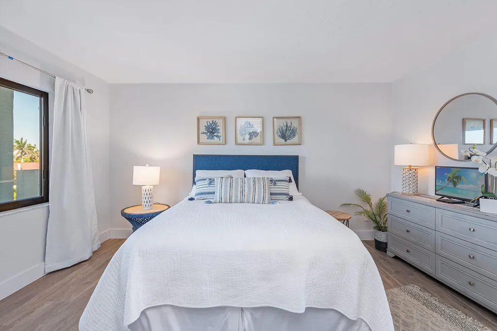 1085 Bald Eagle Drive Marco Island FL 34145