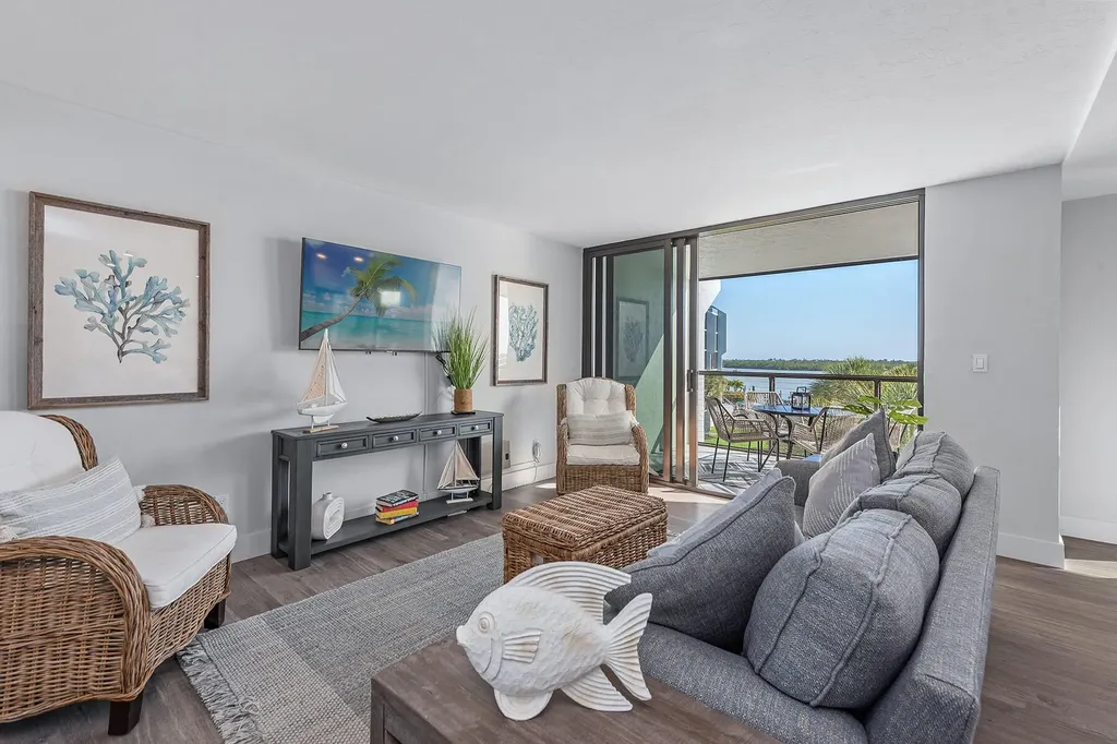 1085 Bald Eagle Drive Marco Island FL 34145