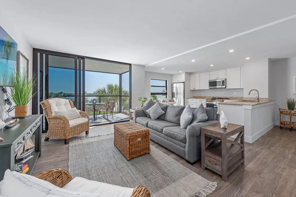 1085 Bald Eagle Drive Marco Island FL 34145