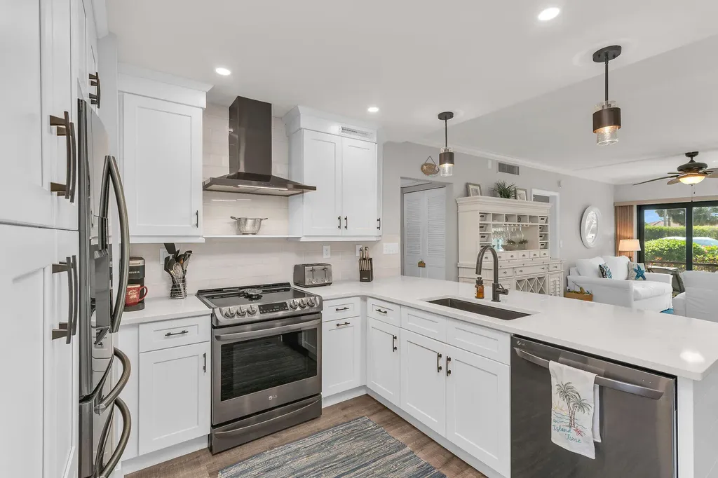 46 Manor Marco Island FL 34145