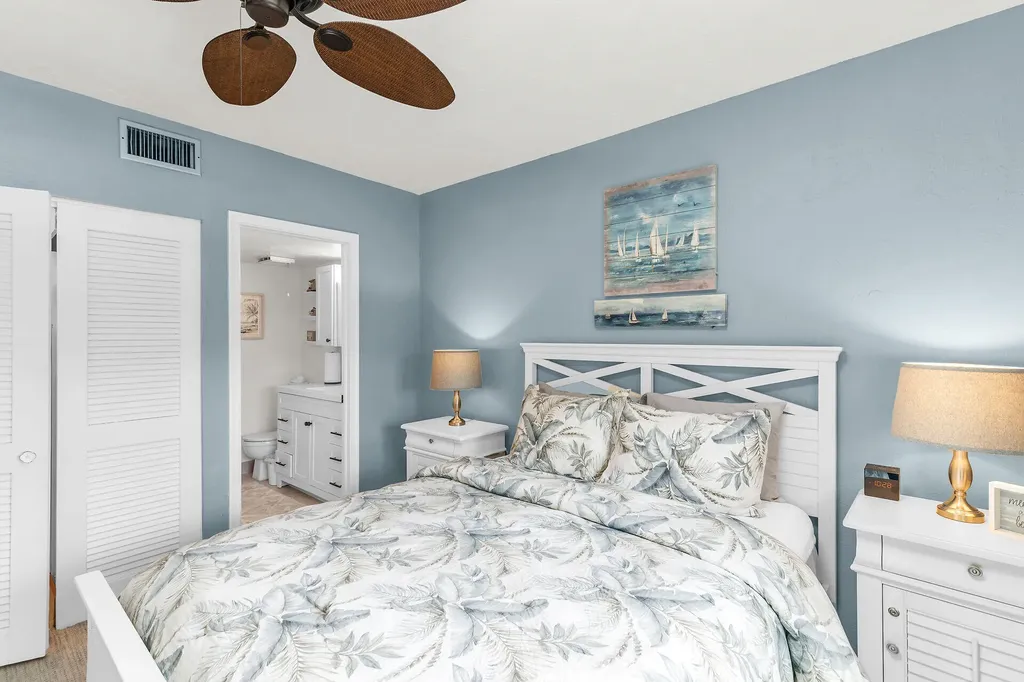 46 Manor Marco Island FL 34145