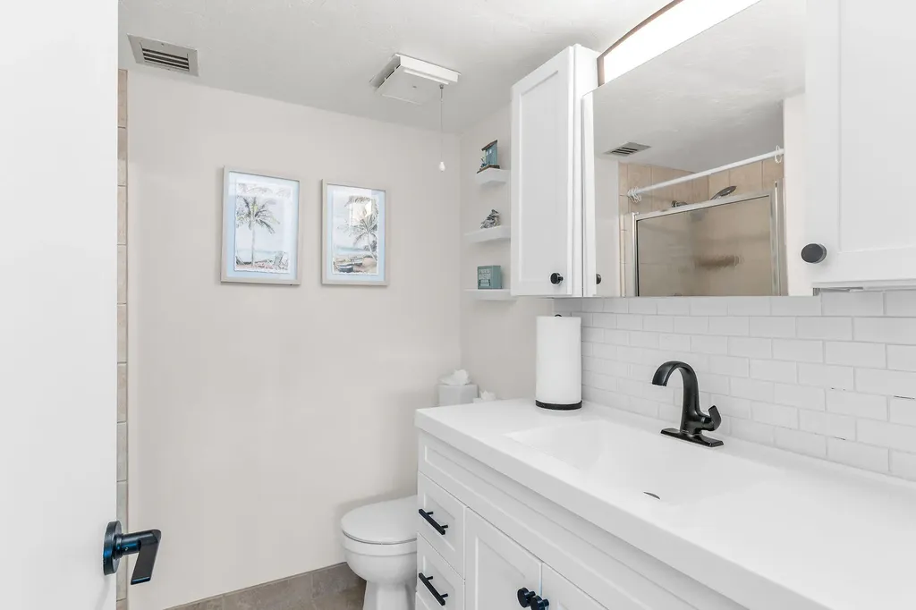 46 Manor Marco Island FL 34145