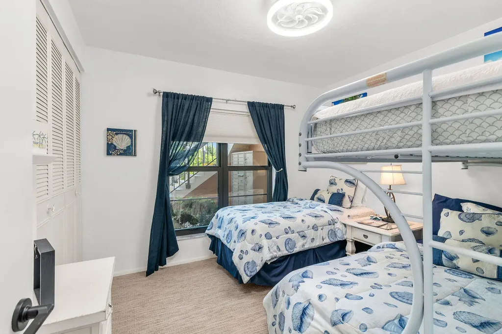 46 Manor Marco Island FL 34145