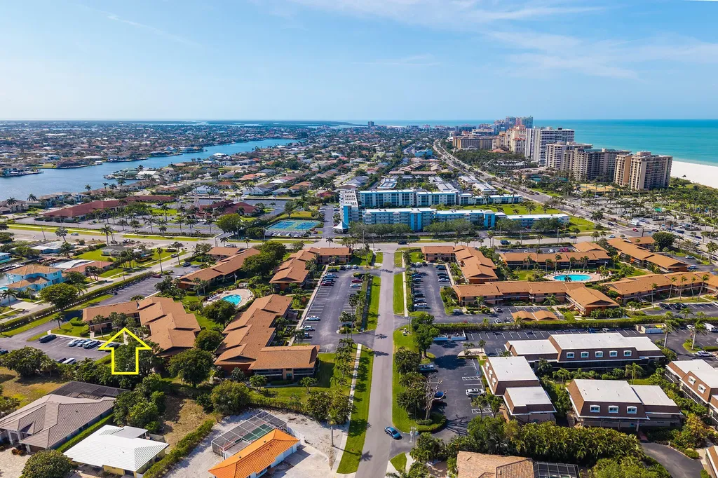 46 Manor Marco Island FL 34145