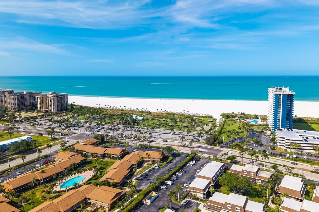 46 Manor Marco Island FL 34145