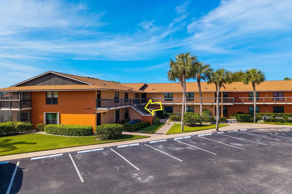 46 Manor Marco Island FL 34145